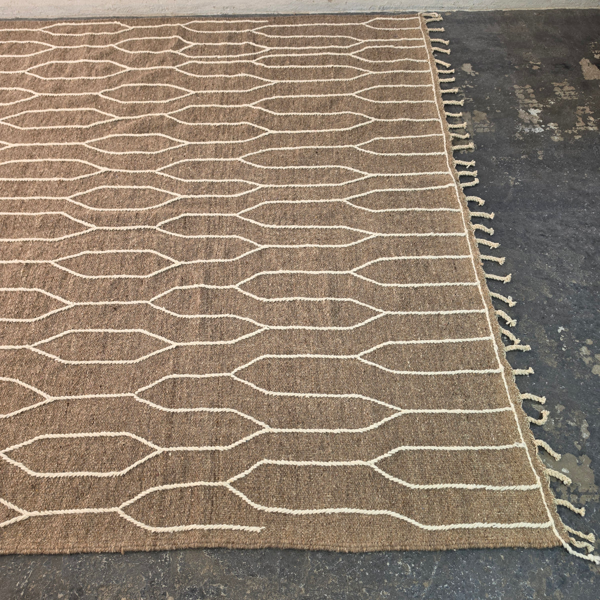 Moroccan Kilim Rug 7x10 – Handwoven Flat Weave Taupe & Ivory Wool Rug