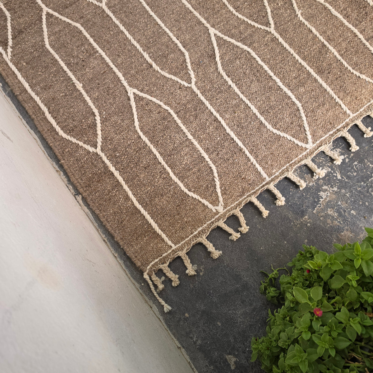 Moroccan Kilim Rug 7x10 – Handwoven Flat Weave Taupe & Ivory Wool Rug