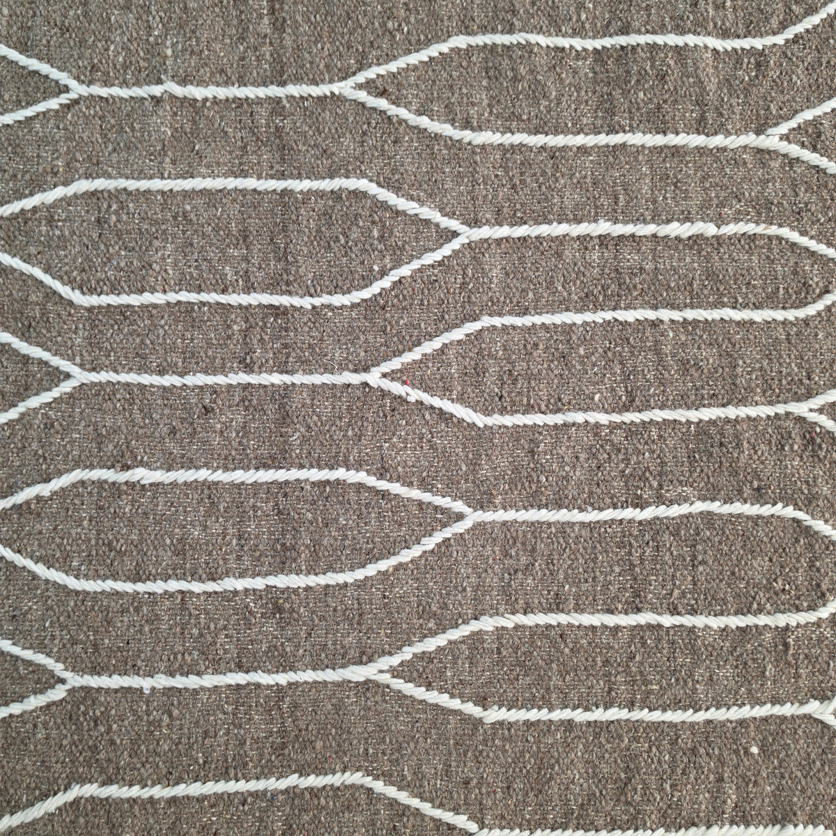 Moroccan Kilim Rug 7x10 – Handwoven Flat Weave Taupe & Ivory Wool Rug