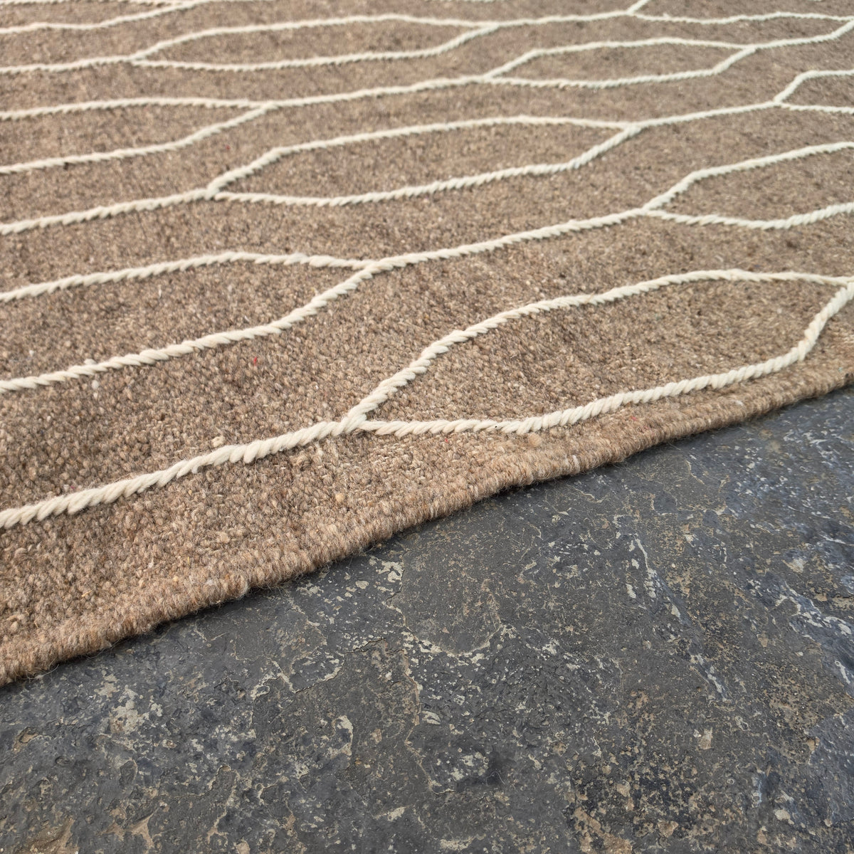Moroccan Kilim Rug 7x10 – Handwoven Flat Weave Taupe & Ivory Wool Rug