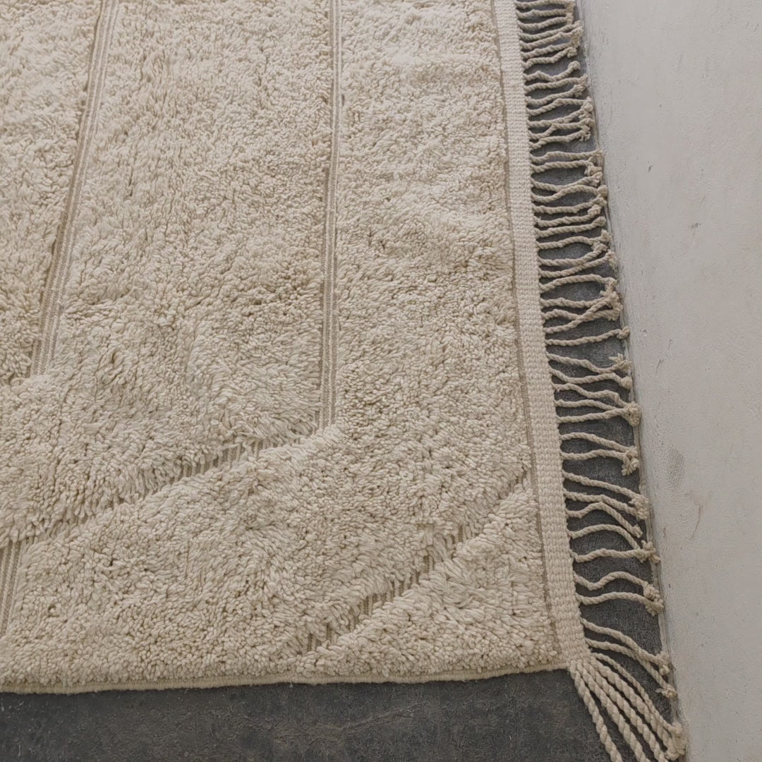 Oversized Moroccan Beni Ourain Rug, Modern Boho Area Rug (407x300 cm)