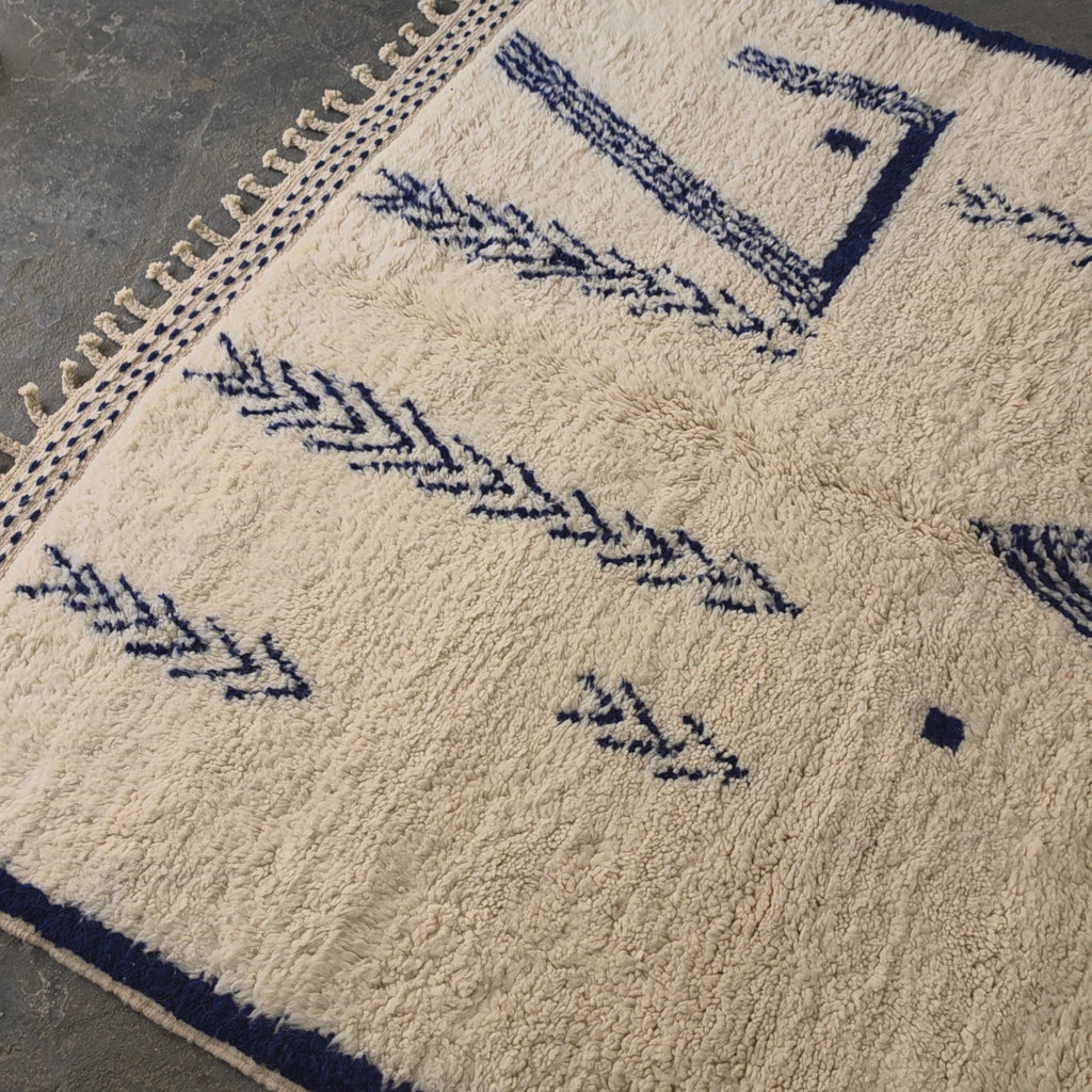 Beni Ourain Moroccan Rug – Ivory Wool with Navy Blue Diamond Motifs | 203 × 315 cm
