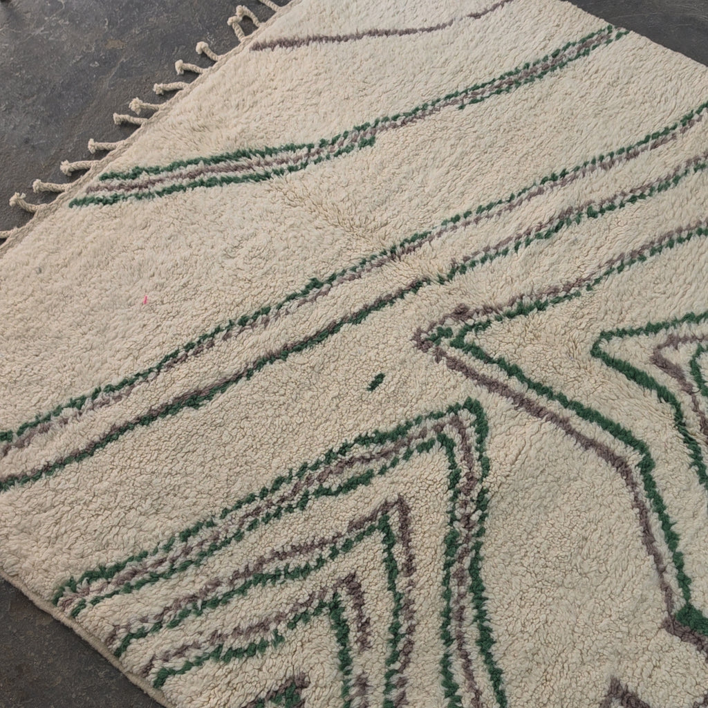 Azilal Moroccan Rug – Ivory Wool with Green & Mauve Flowing Lines | 193 × 314 cm
