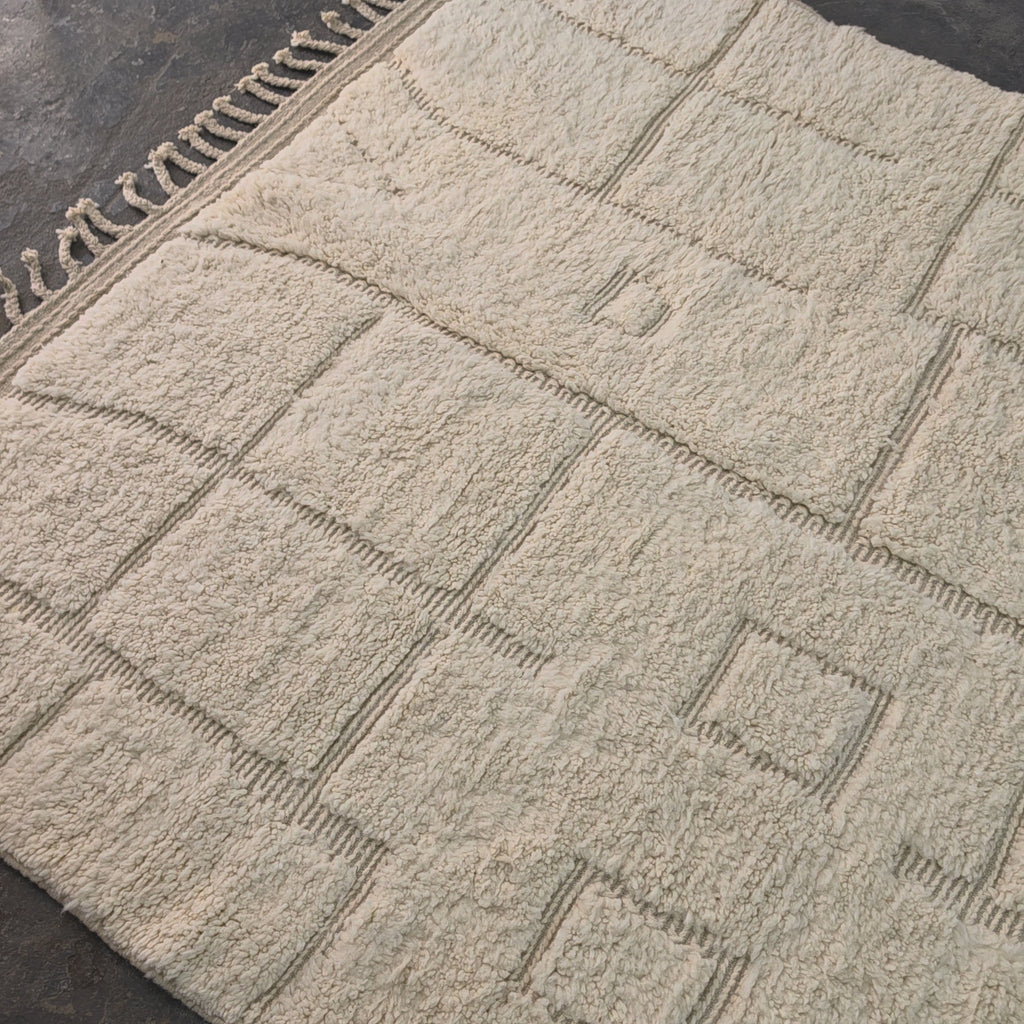 Solid Beni Ourain Rug – All-Ivory Wool with Carved Relief Pattern | 213 × 290 cm