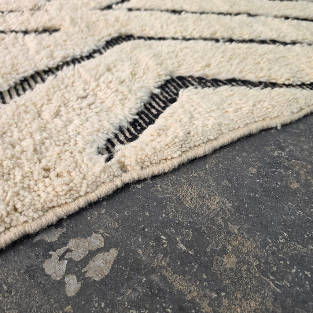 Authentic Moroccan Beni Ourain Rug, Modern Boho Area Rug (217x286 cm)