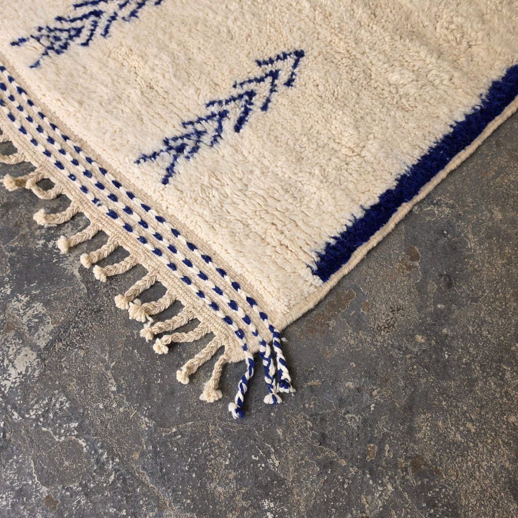 Beni Ourain Moroccan Rug – Ivory Wool with Navy Blue Diamond Motifs | 203 × 315 cm
