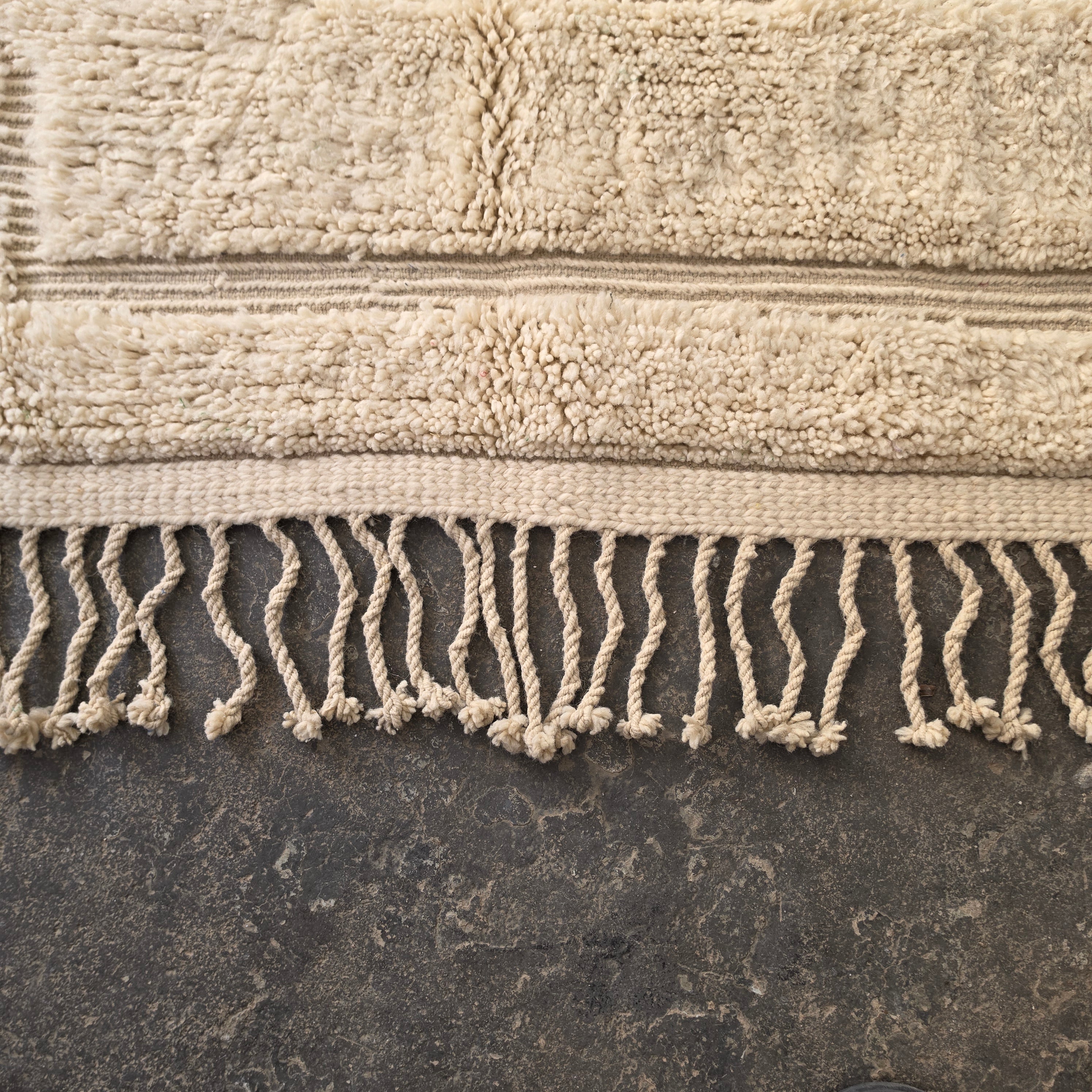 Oversized Moroccan Beni Ourain Rug, Modern Boho Area Rug (407x300 cm)
