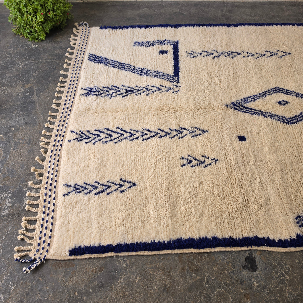 Beni Ourain Moroccan Rug – Ivory Wool with Navy Blue Diamond Motifs | 203 × 315 cm