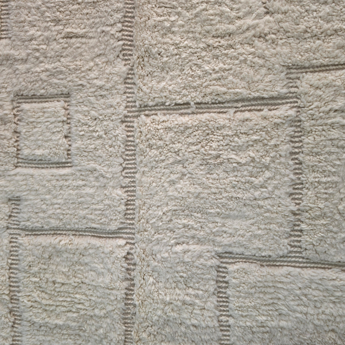 Solid Beni Ourain Rug – All-Ivory Wool with Carved Relief Pattern | 213 × 290 cm