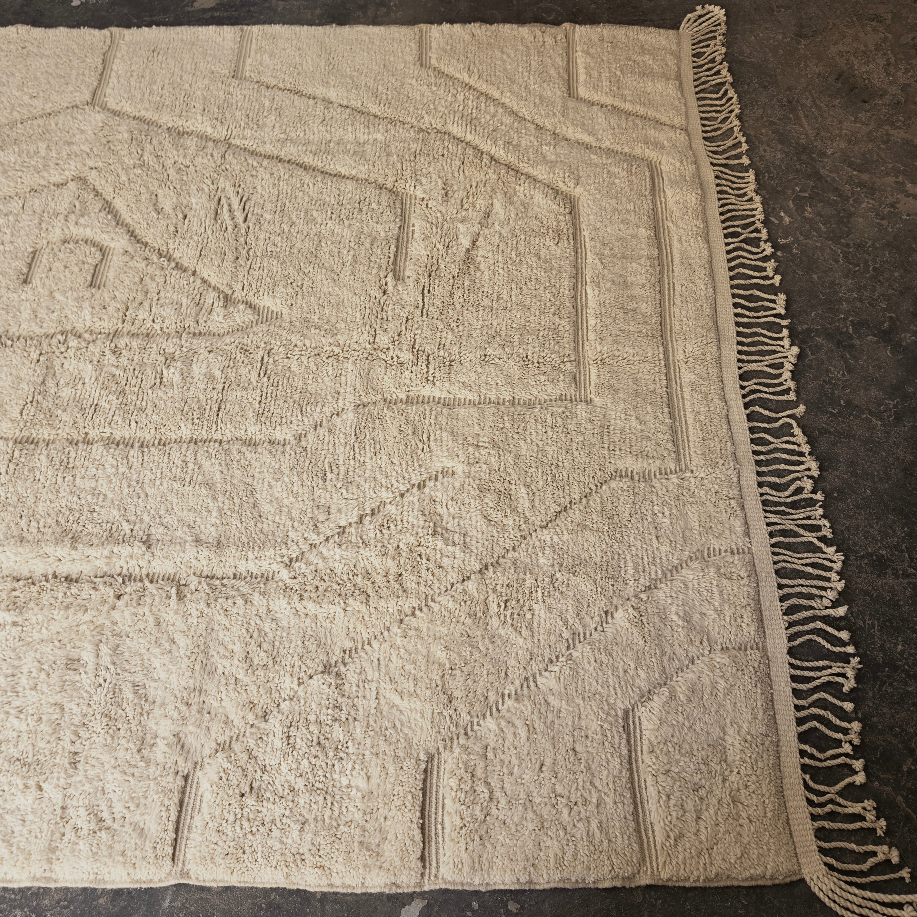 Oversized Moroccan Beni Ourain Rug, Modern Boho Area Rug (407x300 cm)