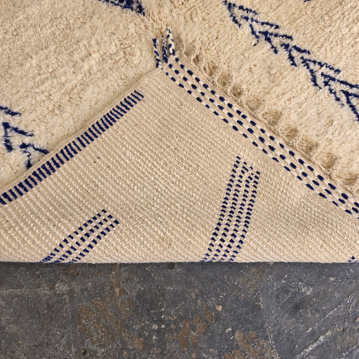 Beni Ourain Moroccan Rug – Ivory Wool with Navy Blue Diamond Motifs | 203 × 315 cm