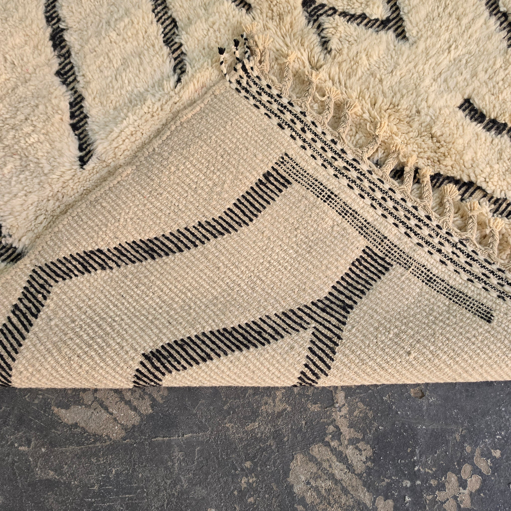 Authentic Moroccan Beni Ourain Rug, Modern Boho Area Rug (217x286 cm)