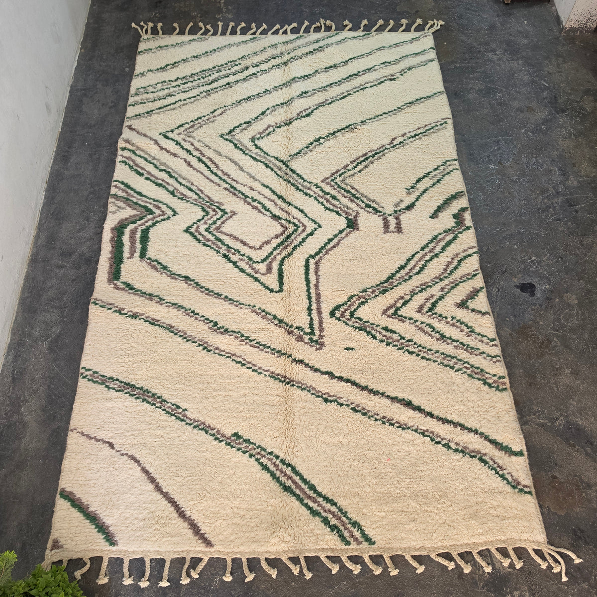 Azilal Moroccan Rug – Ivory Wool with Green & Mauve Flowing Lines | 193 × 314 cm
