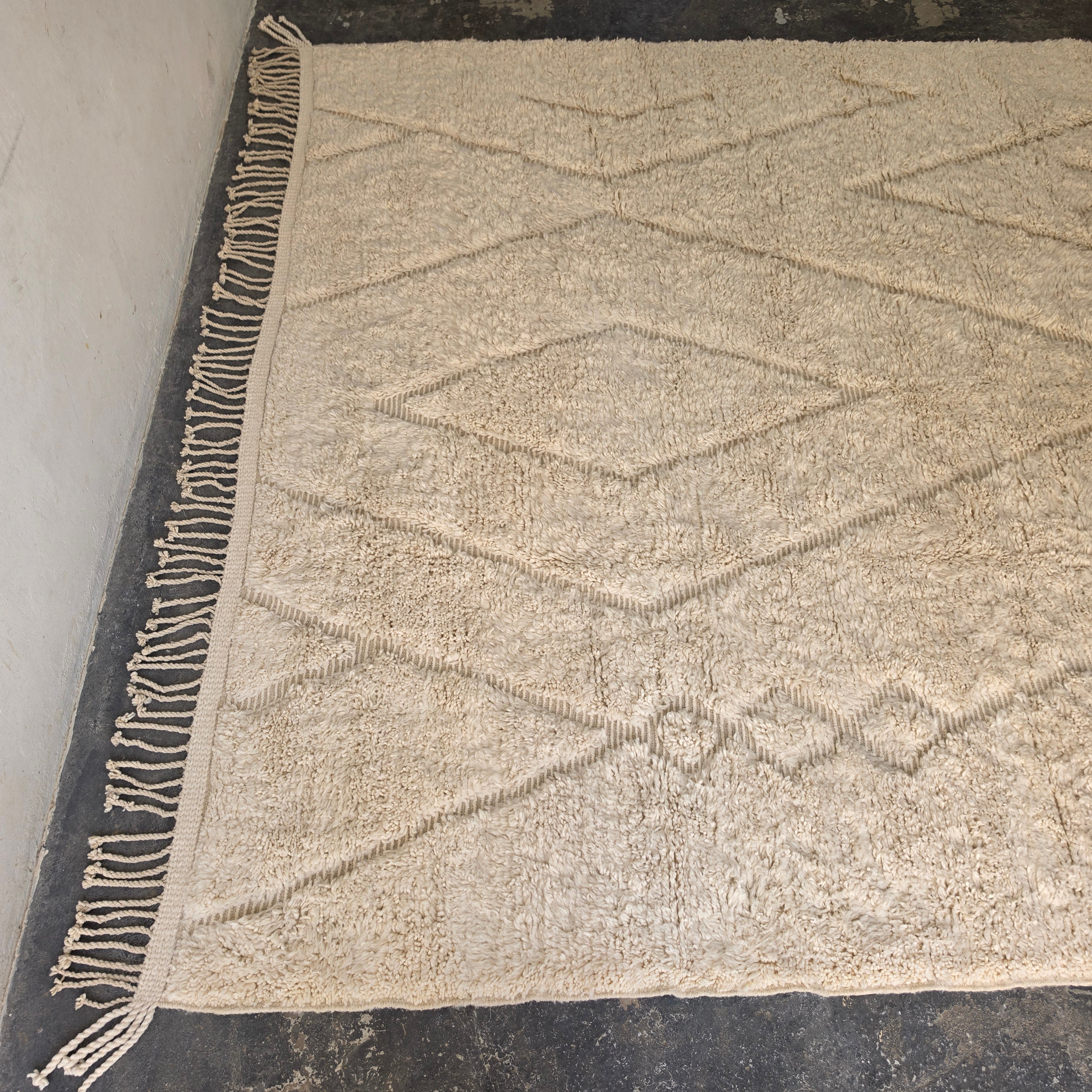 Extra Large Moroccan Beni Ourain Rug, Boho Area Rug (300x411 cm)