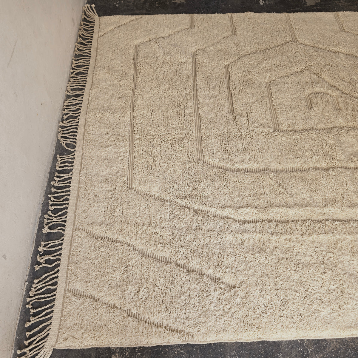 Oversized Moroccan Beni Ourain Rug, Modern Boho Area Rug (407x300 cm)